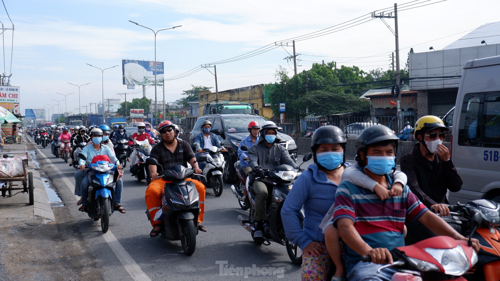 Ngày đầu kỳ nghỉ 2/9: Nhà ga, bến xe đông đúc, sân bay Tân Sơn Nhất thông thoáng bất ngờ- Ảnh 9.