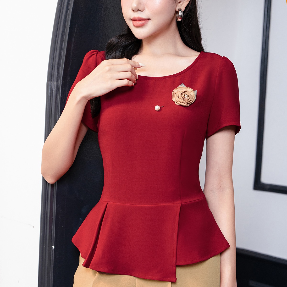 8 mẫu áo peplum sang xịn, tôn eo thon mà nàng béo bụng không thể bỏ qua- Ảnh 5.