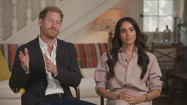 Meghan Markle lại gây xôn xao khi kể về việc từng có ý định tự tử khi làm thành viên Hoàng gia Anh- Ảnh 3.