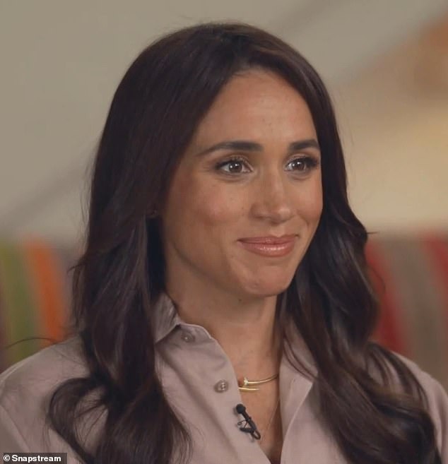 Meghan Markle lại gây xôn xao khi kể về việc từng có ý định tự tử khi làm thành viên Hoàng gia Anh- Ảnh 2.