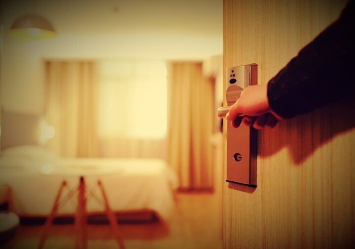 Cặp bồ với sếp, nữ nh&acirc;n vi&ecirc;n phải bồi thường cho vợ sếp gần 200 triệu đồng- Ảnh 1.