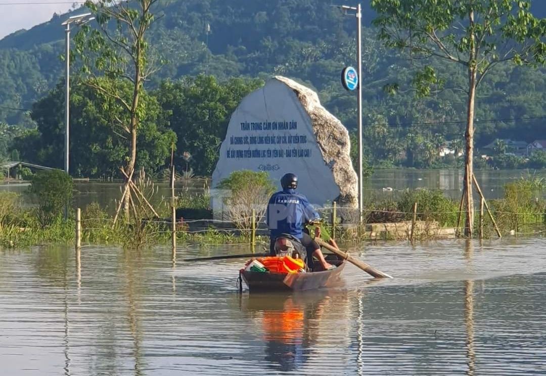 Yên Bái, Lào Cai: Mưa lớn, lũ lên, có nơi nước ngập sâu cả mét- Ảnh 2.