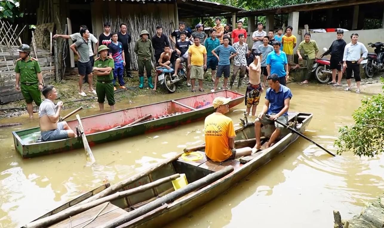 Yên Bái, Lào Cai: Mưa lớn, lũ lên, có nơi nước ngập sâu cả mét- Ảnh 9.