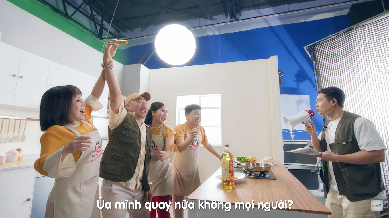 Tiến Luật “đau khổ” vì Việt Hương, Lâm Vỹ Dạ, Trung Ruồi “khó” vượt chông gai- Ảnh 4. Tiến Luật “đau khổ” vì Việt Hương, Lâm Vỹ Dạ, Trung Ruồi “khó” vượt chông gai- Ảnh 4.