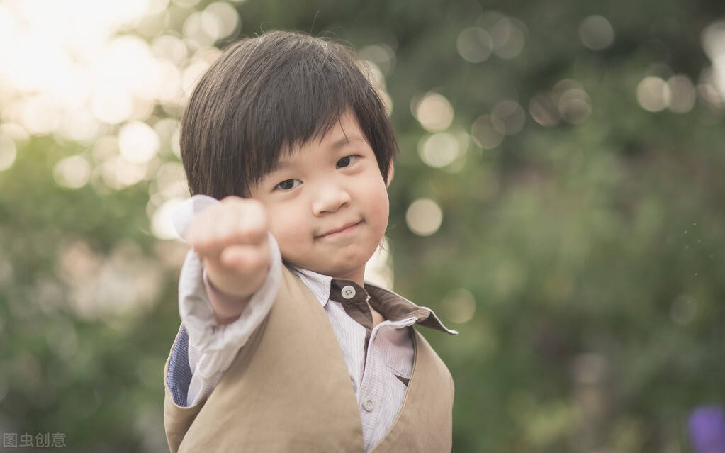 Nếu một gia đình xuất hiện 3 điềm lành này, dự báo con cái sẽ "thăng quan phát tài" rất nhanh