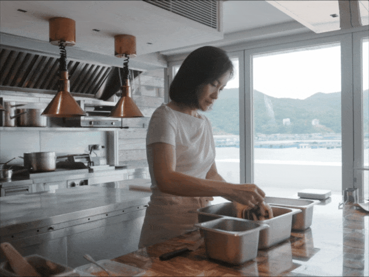 Nữ luật sư bỏ việc ở tuổi 30 để làm đầu bếp, dành 12 tiếng nấu ăn mỗi ngày: "Làm việc mình thích, bạn sẽ không bao giờ cảm thấy kiệt sức"- Ảnh 41.