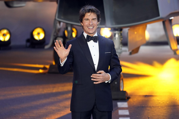 Hot: Ng&ocirc;i sao Hollywood Tom Cruise sẽ xuất hiện ở bế mạc Olympic Paris 2024, với m&agrave;n tr&igrave;nh diễn cực nguy hiểm khi nhảy xuống từ độ cao 42m- Ảnh 2.