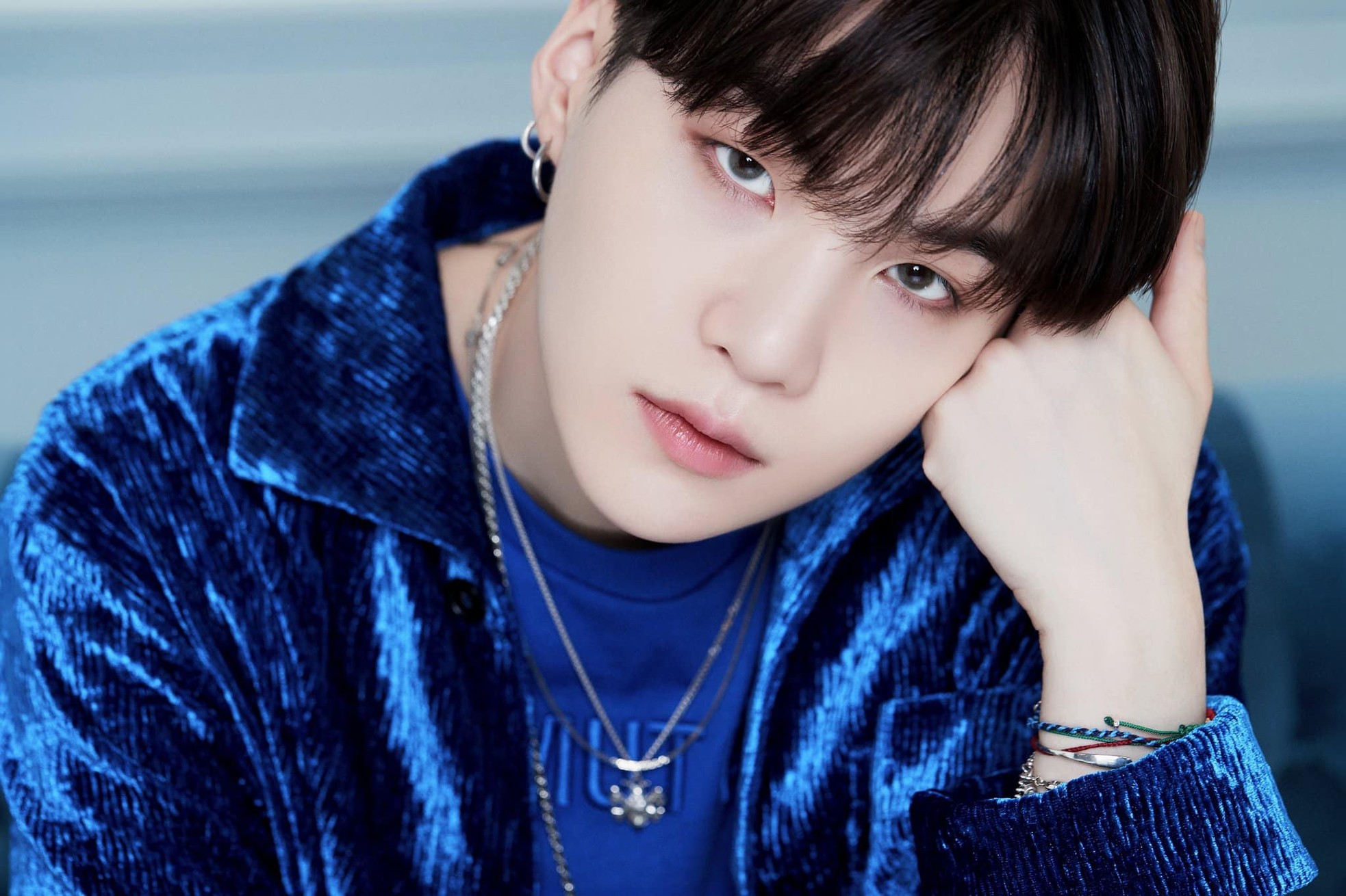 Suga (BTS) cúi đầu xin lỗi- Ảnh 2. Suga (BTS) cúi đầu xin lỗi- Ảnh 2.