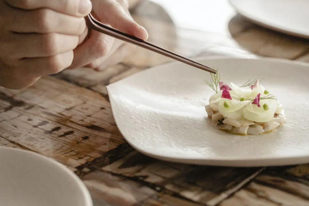 Nữ luật sư bỏ việc ở tuổi 30 để làm đầu bếp, dành 12 tiếng nấu ăn mỗi ngày: "Làm việc mình thích, bạn sẽ không bao giờ cảm thấy kiệt sức"- Ảnh 42.