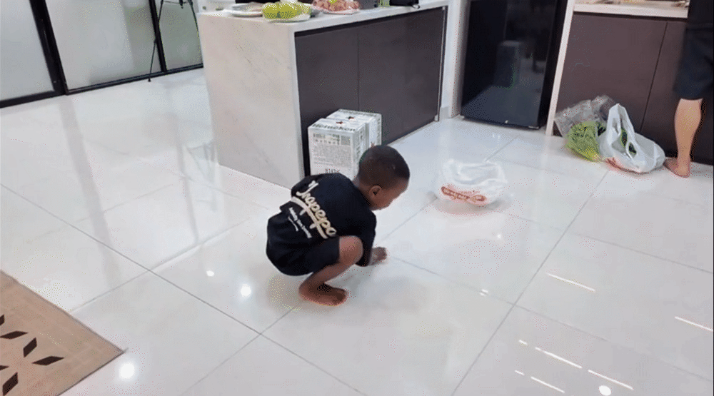Đoạn clip cho thấy Lôi Con được giáo dục rất tốt, ngoan và hiểu chuyện hơn những gì bạn nghĩ về một cậu bé 6 tuổi- Ảnh 11.