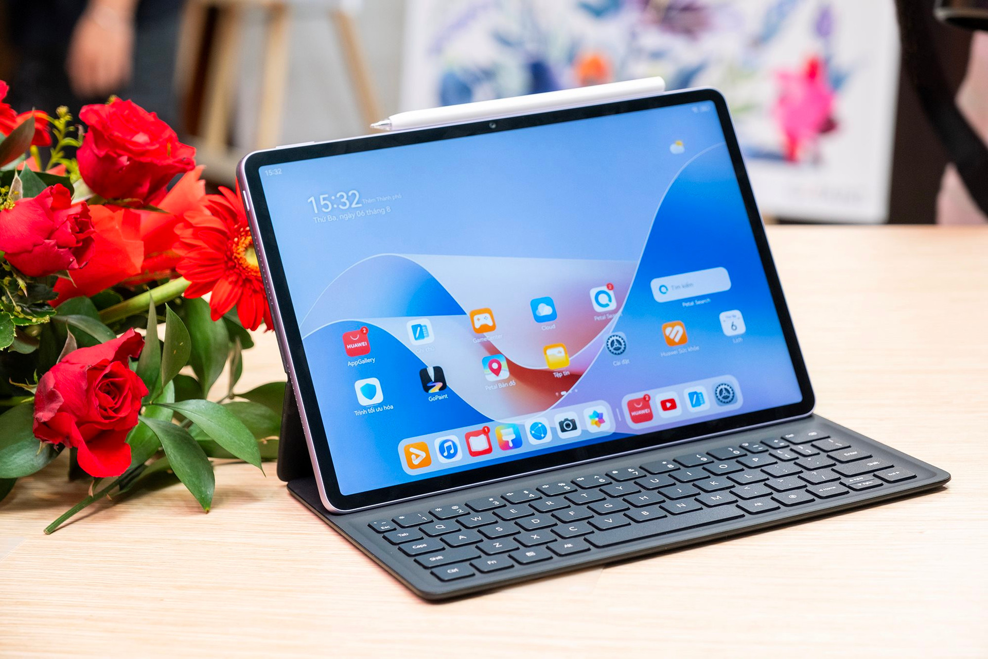 Huawei ra mắt máy tính bảng mỏng nhẹ, màn hình như Huawei ra mắt máy tính bảng mỏng nhẹ, màn hình như