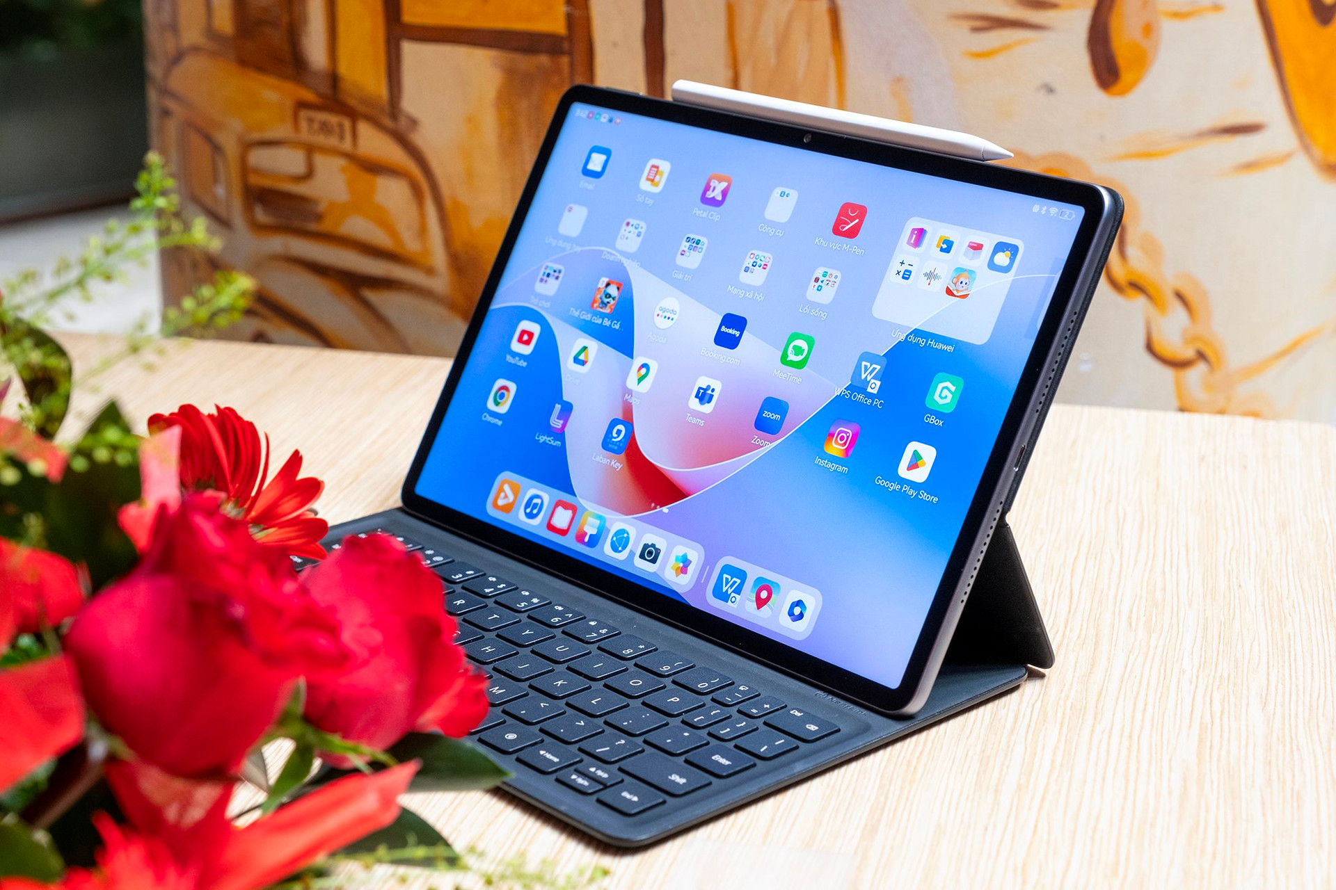 Huawei ra mắt máy tính bảng siêu mỏng, màn hình chất lượng cao cho người yêu thích vẽ, giá 15 triệu đồng