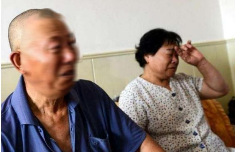 Lương hưu của vợ chồng t&ocirc;i l&agrave; 30 triệu/th&aacute;ng, c&oacute; 2 tỷ tiết kiệm nhưng tuổi gi&agrave; kh&ocirc;ng được b&igrave;nh y&ecirc;n, l&uacute;c n&agrave;o cũng nơm nớp lo sợ một người đi trước- Ảnh 1.