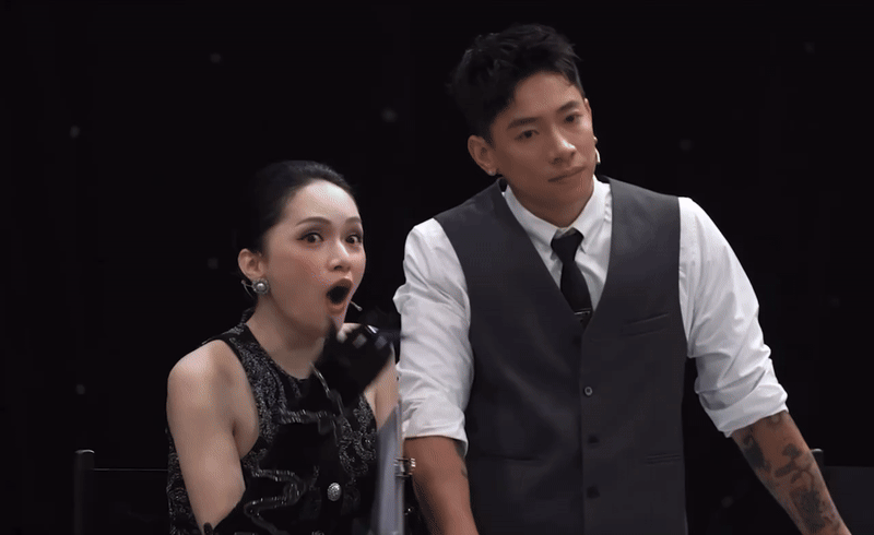 Hương Giang công khai tình tứ, kè kè bên người yêu ngay trên sóng- Ảnh 1. Hương Giang công khai tình tứ, kè kè bên người yêu ngay trên sóng- Ảnh 1.