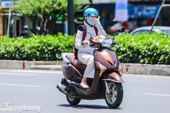 Miền Bắc, miền Trung nắng n&oacute;ng đỉnh điểm- Ảnh 1.