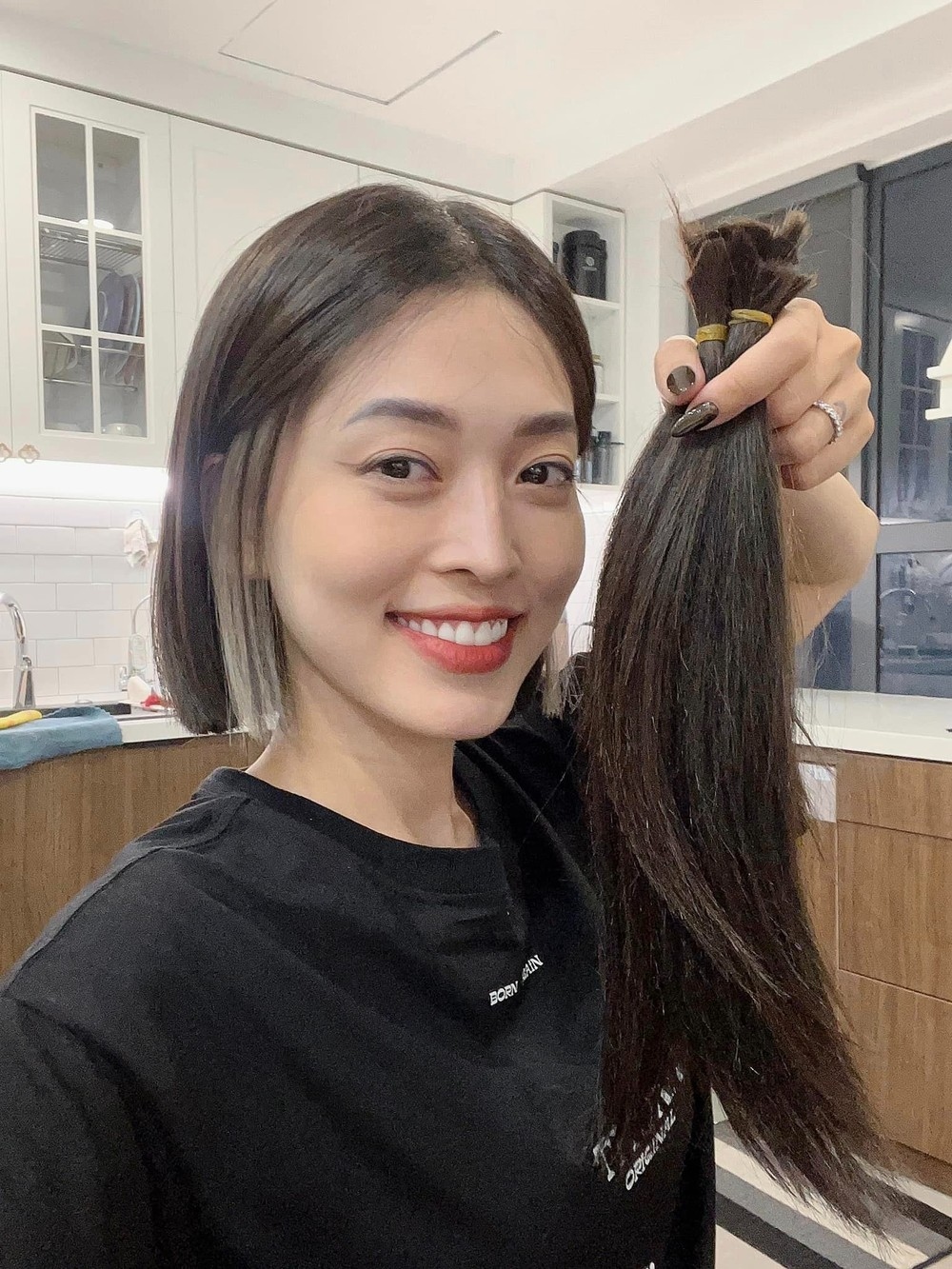 Đằng sau quyết định từ bỏ mái tóc dài của loạt mỹ nhân Việt- Ảnh 2. Đằng sau quyết định từ bỏ mái tóc dài của loạt mỹ nhân Việt- Ảnh 2.