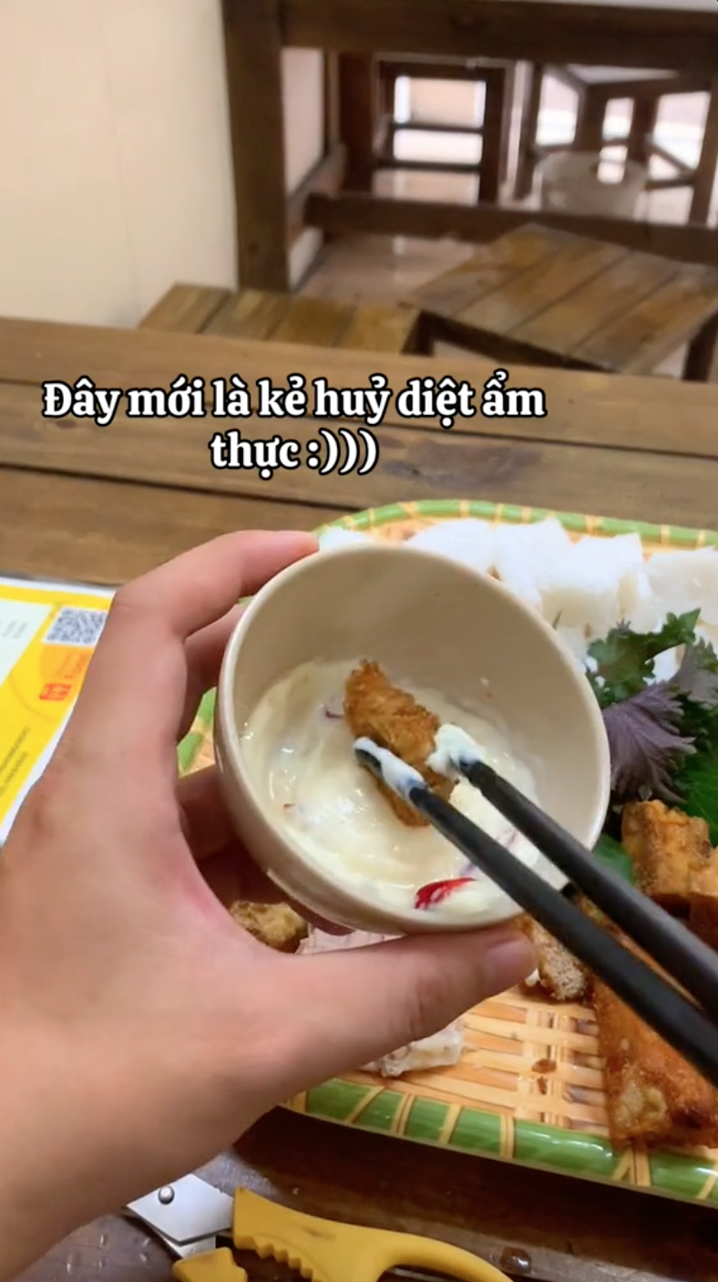 Chàng trai ăn bún đậu với... mayonnaise khiến nhiều người bức xúc: "Cố tình huỷ hoại ẩm thực à"?- Ảnh 5.