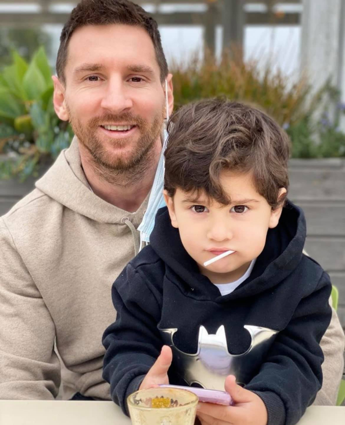 Messi's 6-year-old son becomes a soccer player, his dribbling surprises everyone - Photo 2.