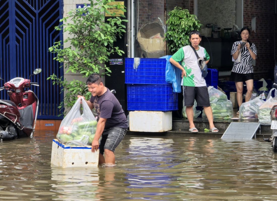 Toàn cảnh Hà Nội trong ngày nước sông Hồng dâng cao: Quận Tây Hồ, Hoàn Kiếm sẵn sàng di dời dân tránh lũ- Ảnh 28.