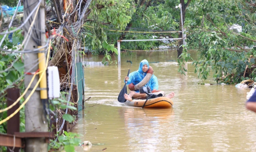 Toàn cảnh Hà Nội trong ngày nước sông Hồng dâng cao: Quận Tây Hồ, Hoàn Kiếm sẵn sàng di dời dân tránh lũ- Ảnh 14.