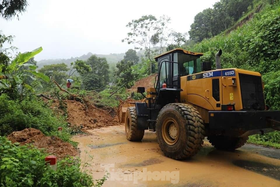 Diễn biến mưa lũ 10/9: Hàng loạt sông ở miền Bắc đạt mức báo động, sẵn sàng trực thăng ứng cứu vùng bị chia cắt- Ảnh 31.