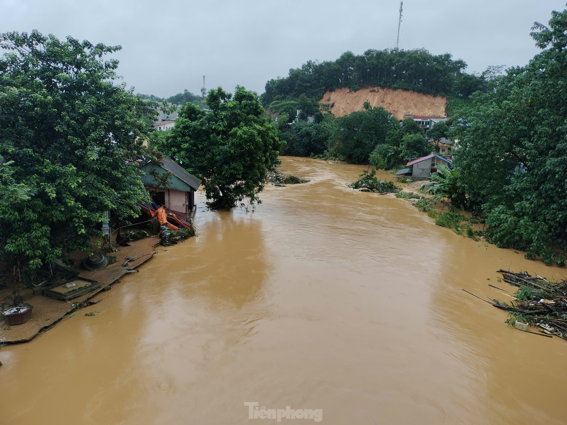 Thành phố Yên Bái chìm trong biển nước, cô lập nhiều phường xã- Ảnh 2.