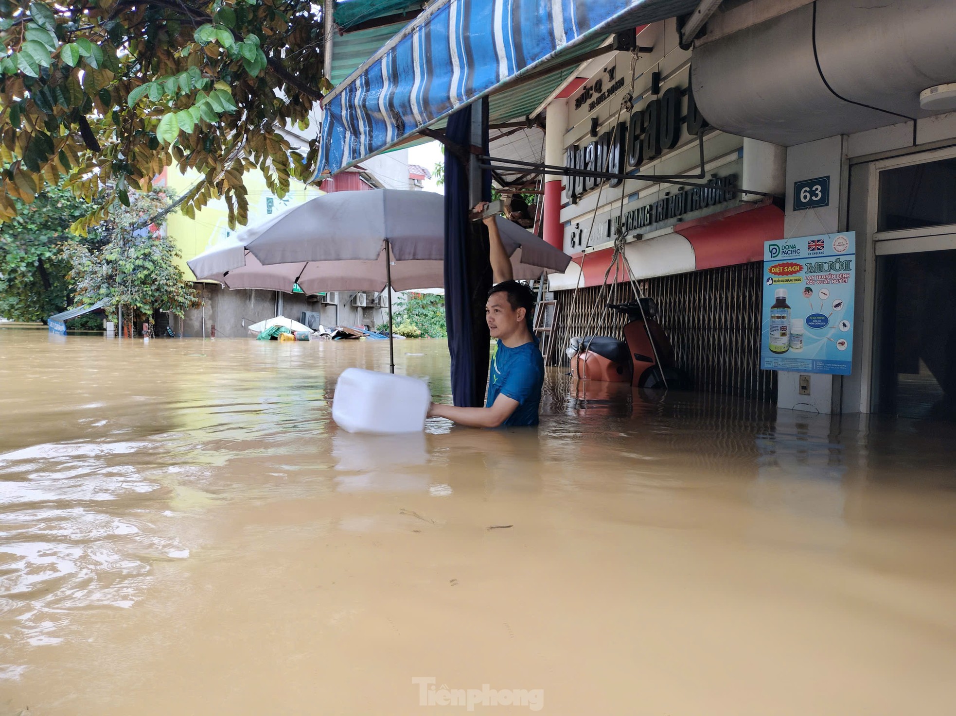 Thành phố Yên Bái chìm trong biển nước, cô lập nhiều phường xã- Ảnh 10.