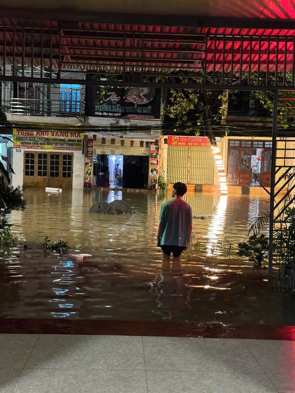 "Thất lạc" cả nhà ở Yên Bái, chàng trai chết lặng khi nhận cuộc gọi nhỡ và dòng tin nhắn từ mẹ- Ảnh 8.