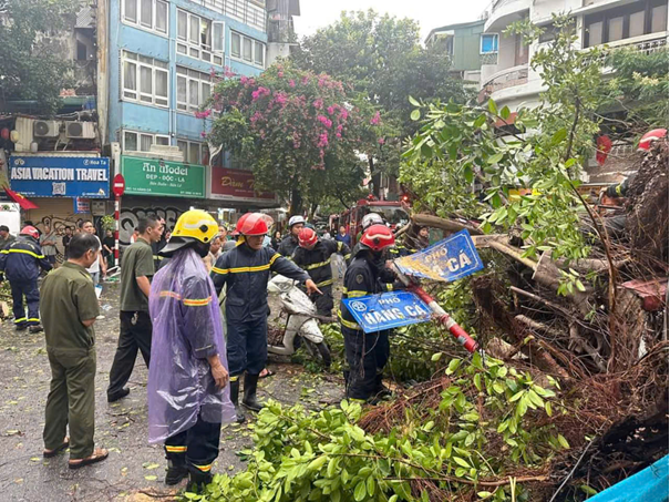 Đến 17h30 ngày 11/9: Đã có 324 người chết và mất tích do bão số 3 và mưa lũ- Ảnh 35.