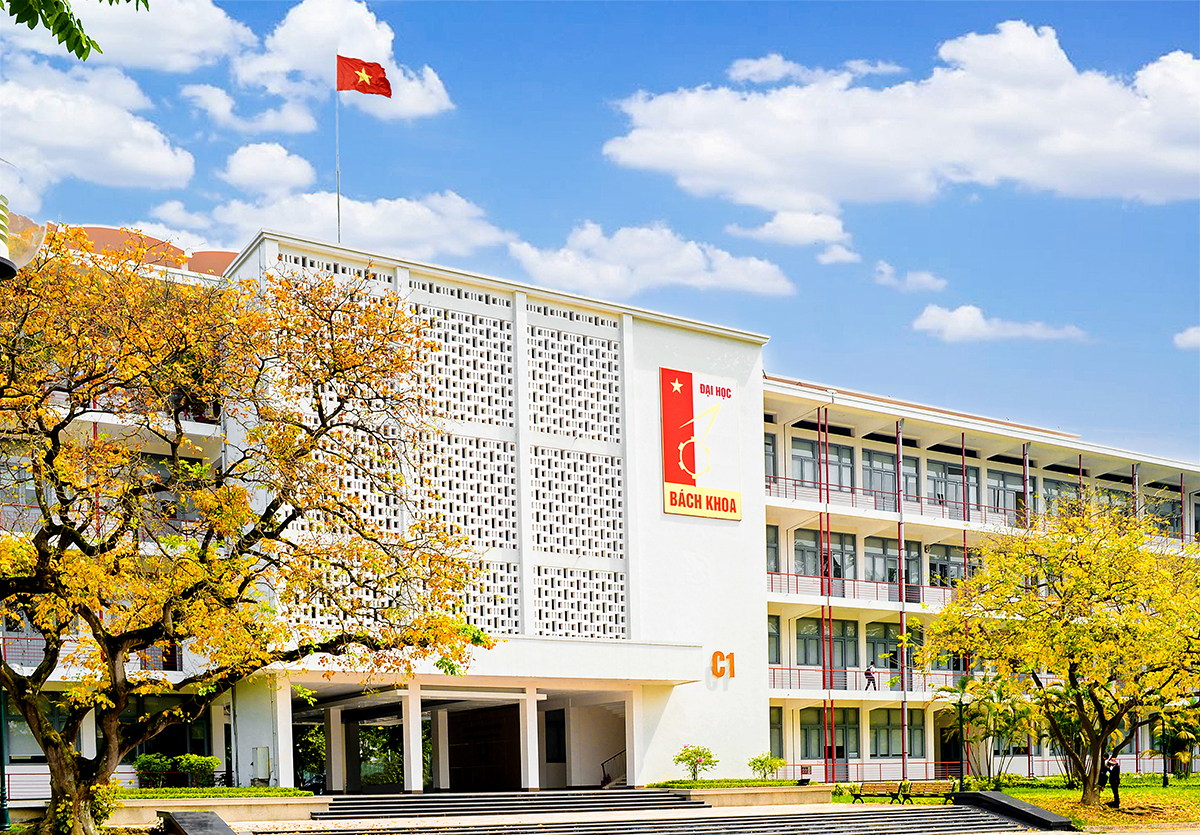 Một trường đại học tại Hà Nội cho sinh viên học online gần 10 ngày để chống mưa lũ, ngập lụt- Ảnh 1.