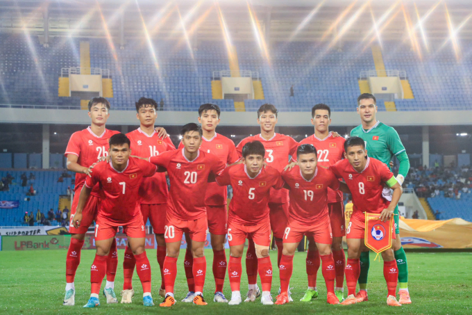 Sốc: Đội tuyển Việt Nam "tụt dốc không phanh" trên bảng xếp hạng FIFA, thua cả Thái Lan và Indonesia- Ảnh 1.