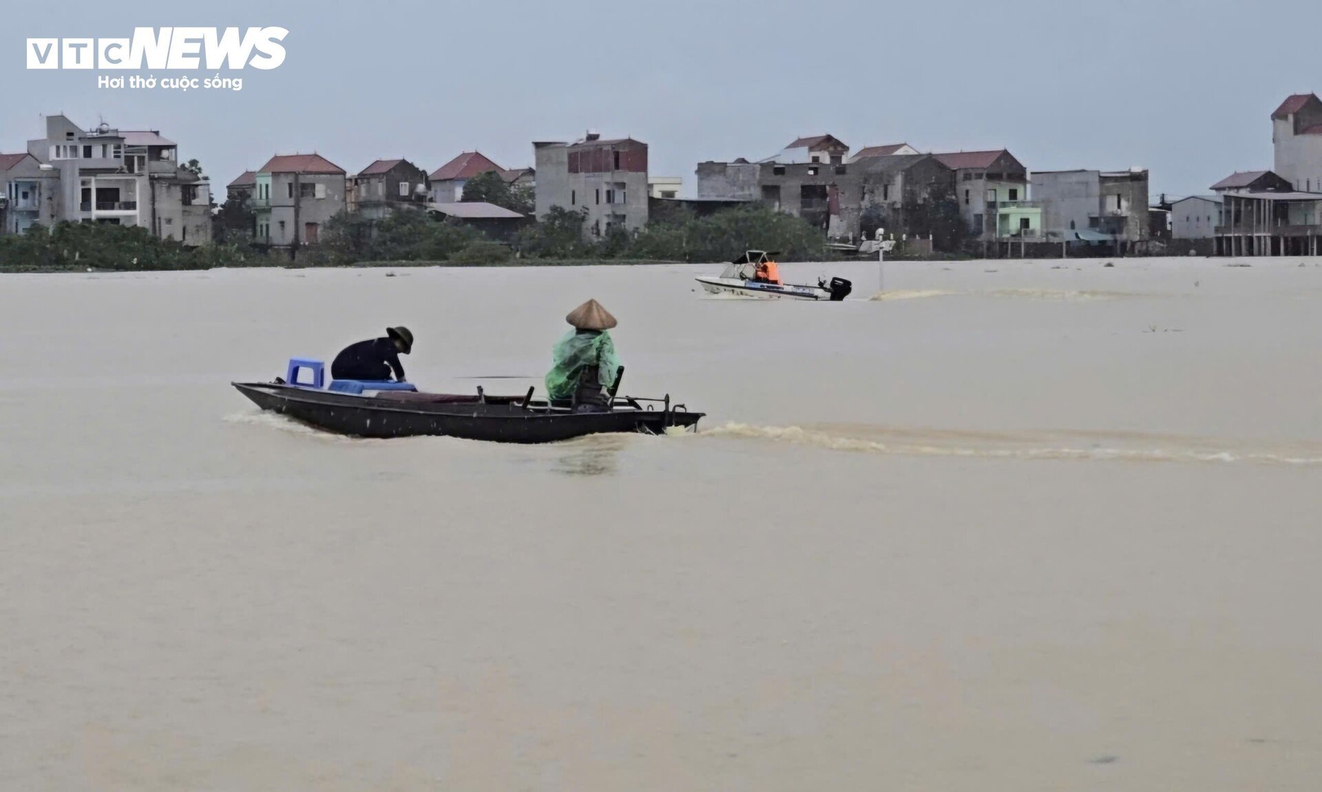 Lũ sông Cầu cao nhất trong gần 40 năm, 9.000 người dân Bắc Giang bị cô lập- Ảnh 4.