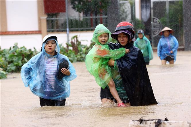 Hà Nội: Lũ lên nhanh, hàn khẩu đê sông Hồng ở một số vị trí- Ảnh 1.