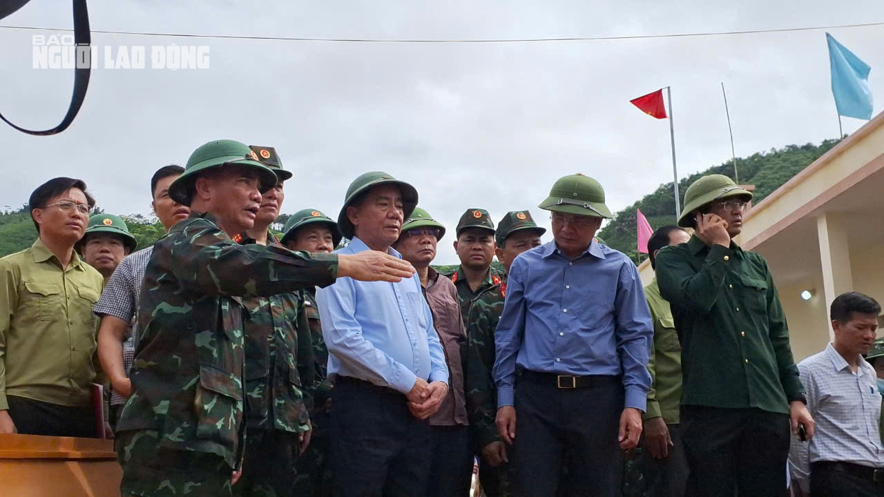 Nỗi đau xé lòng ở Làng Nủ: Tìm thấy thêm 7 thi thể, còn 53 người mất tích- Ảnh 2.