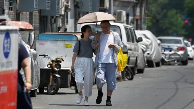 "Cơn bão đồ lót" tấn công thành phố lớn của Trung Quốc: Chuyện bất thường gì đã xảy ra?- Ảnh 1.