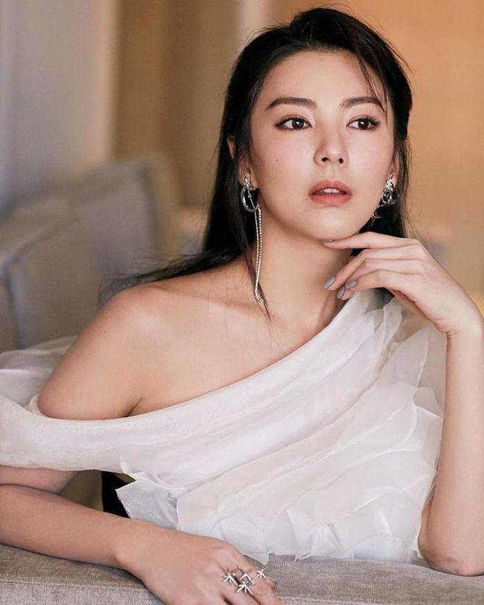 Cô gái nổi nhờ quảng cáo đồ ăn nhanh: Là "Song Hye Kyo Trung Quốc", có chân đẹp nức nở- Ảnh 12.