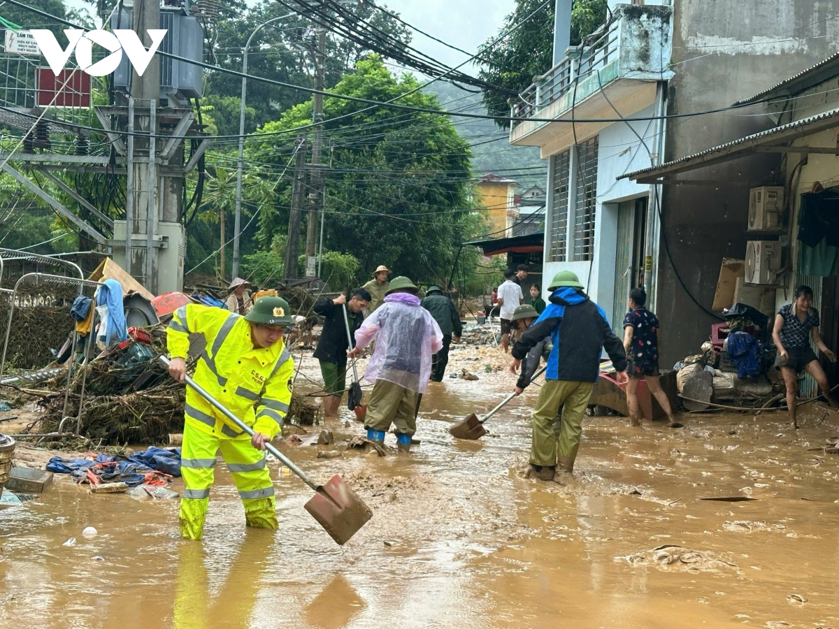 Vượt 20 km đường rừng đưa nạn nhân trở về với gia đình- Ảnh 19.