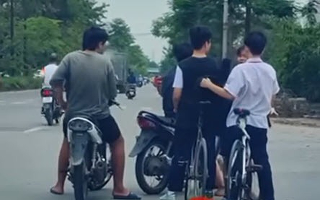 Hà Nội: Công an xác minh thông tin nhóm thanh niên trấn lột học sinh giữa đường- Ảnh 1.