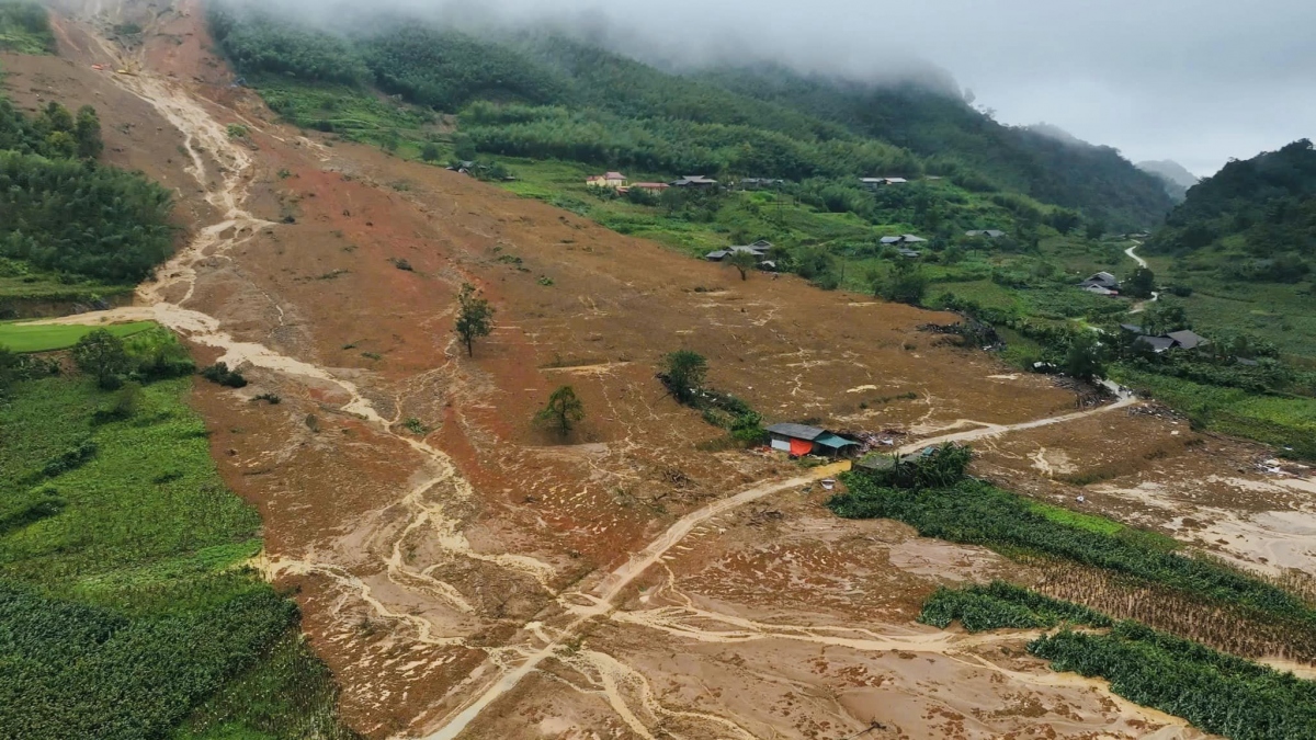 Vượt 20 km đường rừng đưa nạn nhân trở về với gia đình- Ảnh 2.