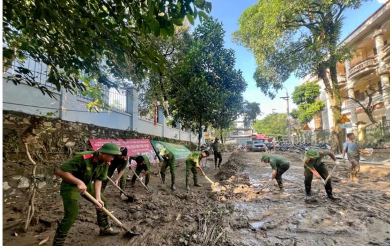 Lại thêm một vụ sạt lở đất ở Yên Bái, 2 người thương vong- Ảnh 1.