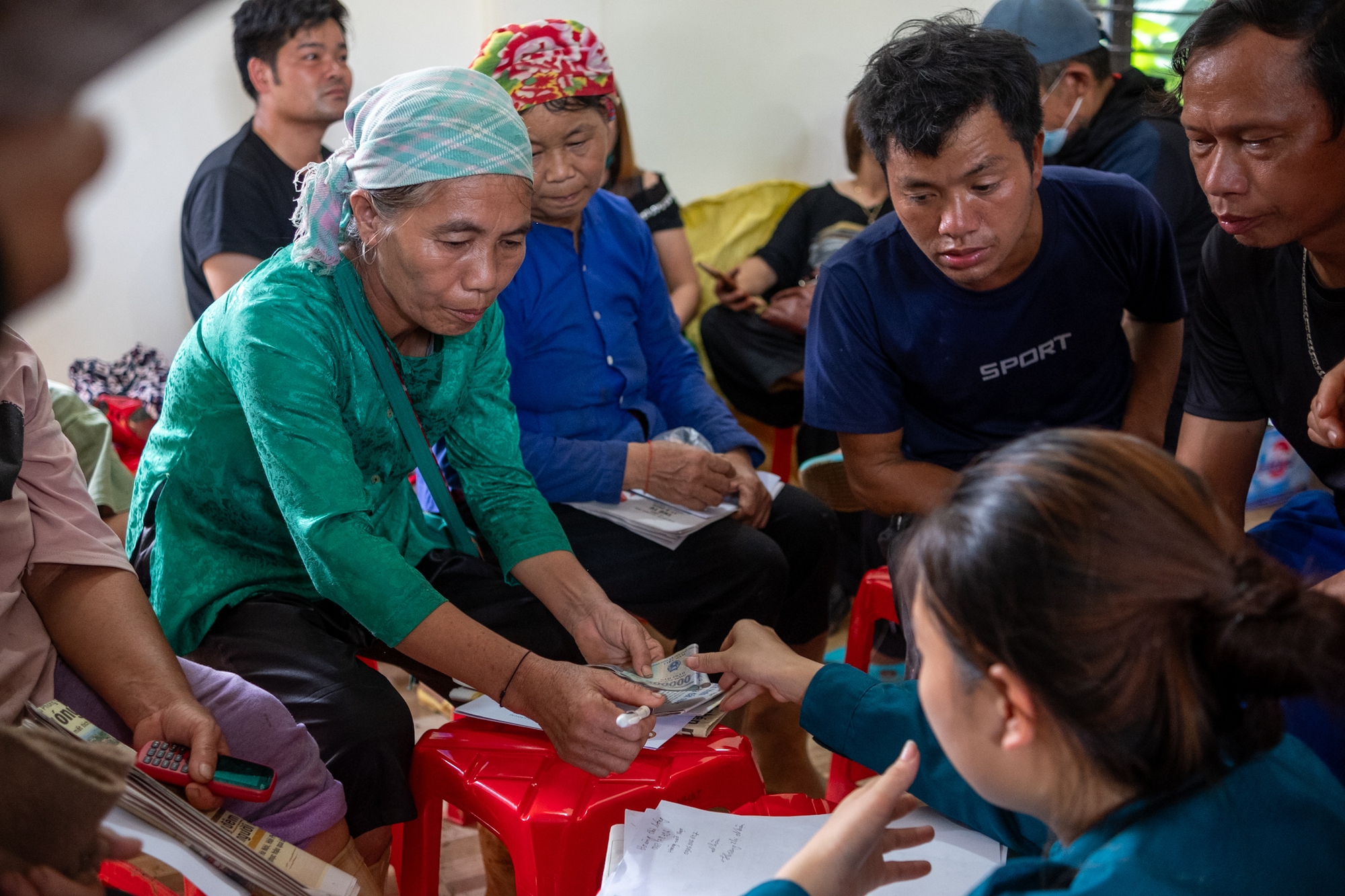 8 người chạy thoát trong vụ lũ quét Làng Nủ: Chỉ kịp hô “chạy đi các con ơi, chạy đi”- Ảnh 12.