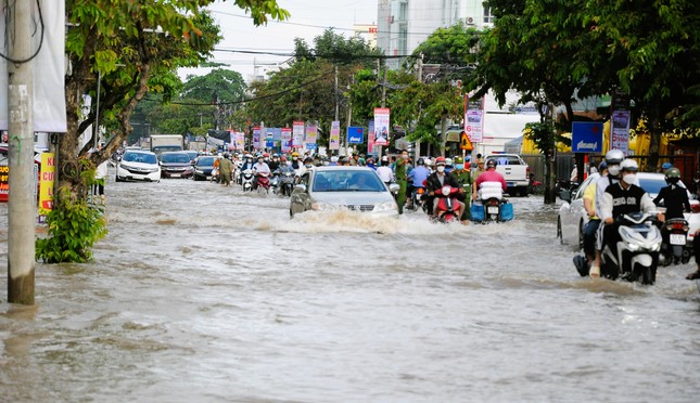 Cảnh báo lũ lớn ở miền Tây, nguy cơ ngập úng nhiều nơi trong tuần tới- Ảnh 1.