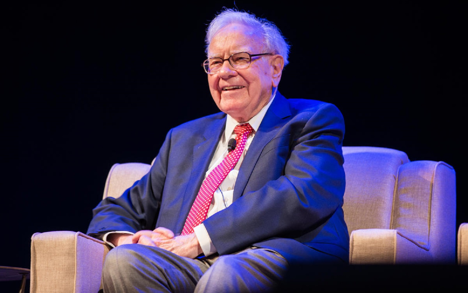 Tỷ phú Warren Buffett cảnh báo các con: Muốn giàu có và thành công, đừng tùy tiện làm 4 điều này- Ảnh 1.