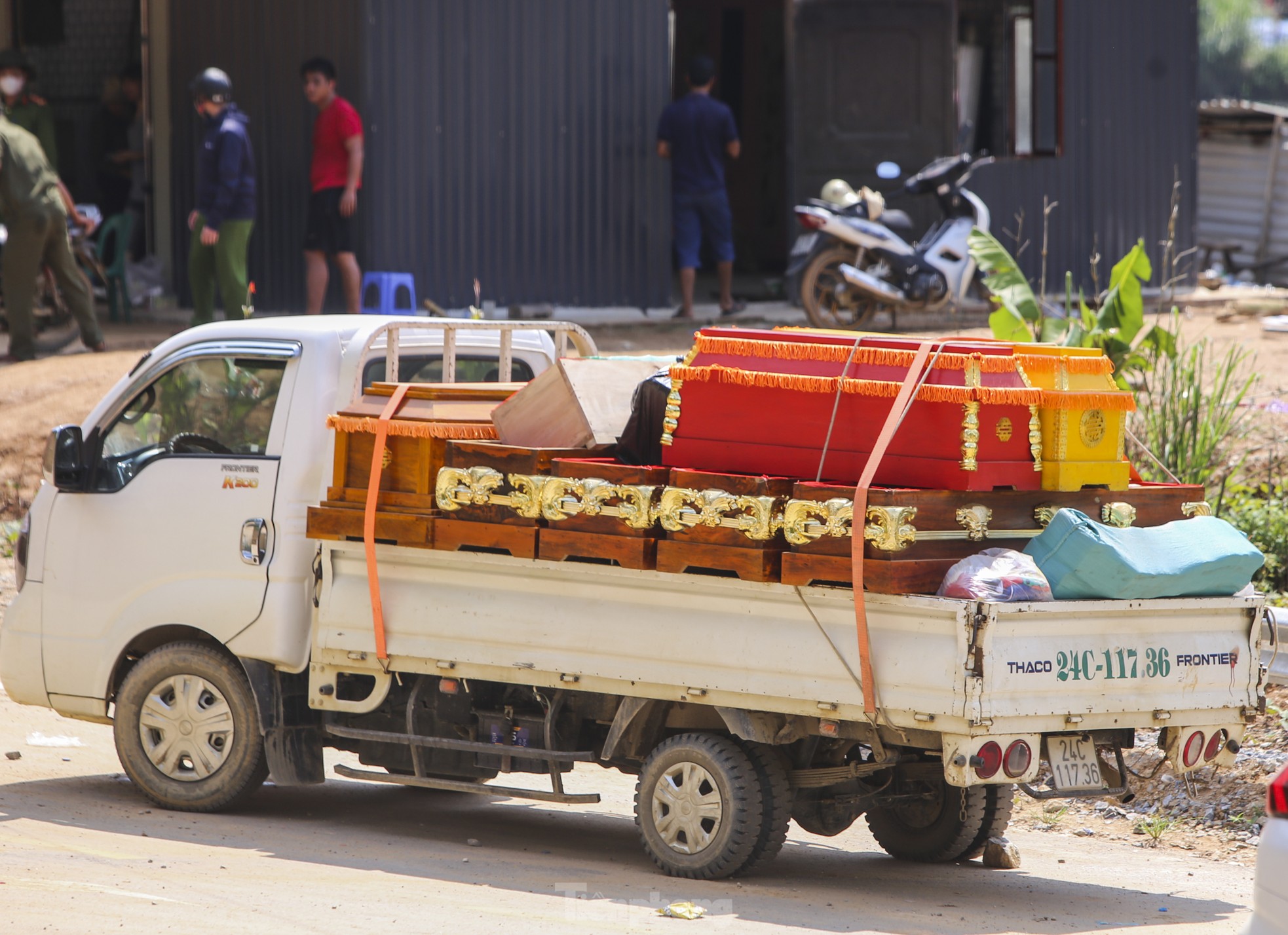 Cảnh tan hoang sau vụ sạt lở ở thôn Nậm Tông làm 18 người chết và mất tích- Ảnh 21.