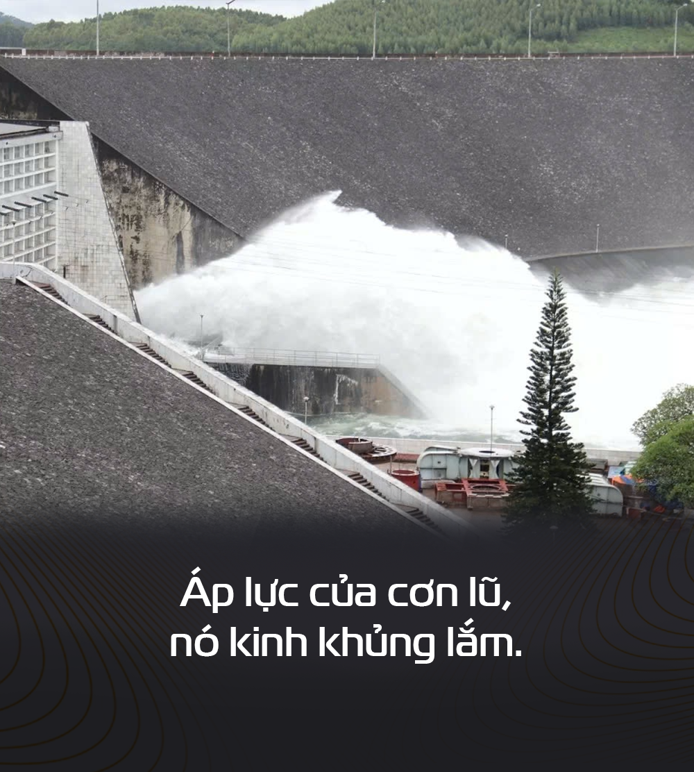 “Trận chiến sinh tử” với cơn lũ khủng khiếp, tỷ lệ 10.000 năm mới xuất hiện một lần ở hồ Thác Bà- Ảnh 1.