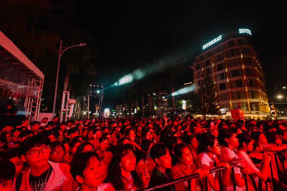 Y-Fest 2024: Cần Thơ rực sáng với đêm nhạc hoành tráng, bùng nổ với loạt hit của SOOBIN, Only C, Lou Hoàng và Phương Mỹ Chi- Ảnh 2.