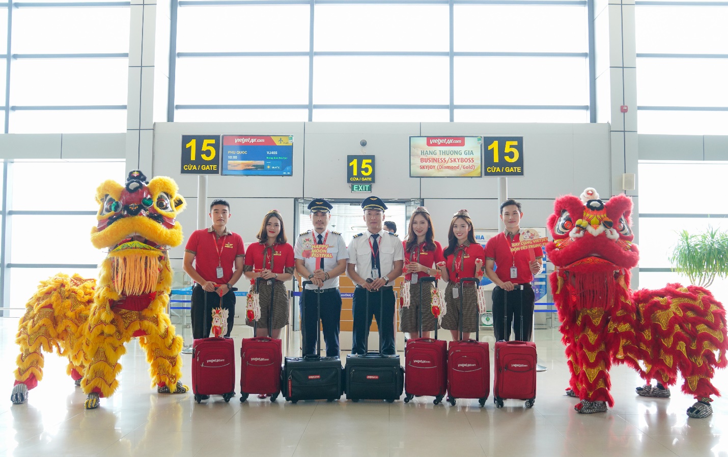 Vietjet dành tặng các bạn nhỏ Tết Trung thu ấm áp- Ảnh 12.