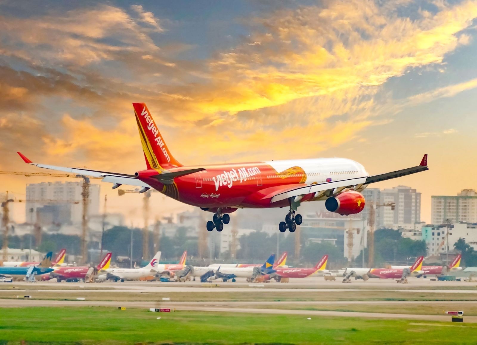 Vietjet mở bán sớm 2,6 triệu vé Tết 2025, giá chỉ từ 890.000 đồng- Ảnh 3.