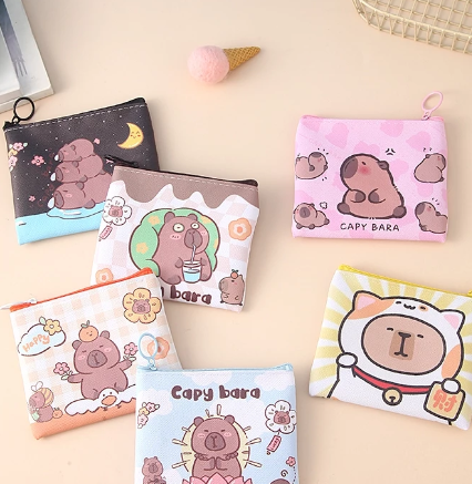 Chuột Capybara có gì mà khiến tụi nhỏ mê mẩn: Từ gấu bông, kẹp tóc, bình sữa, sticker được các em bé săn lùng- Ảnh 10.