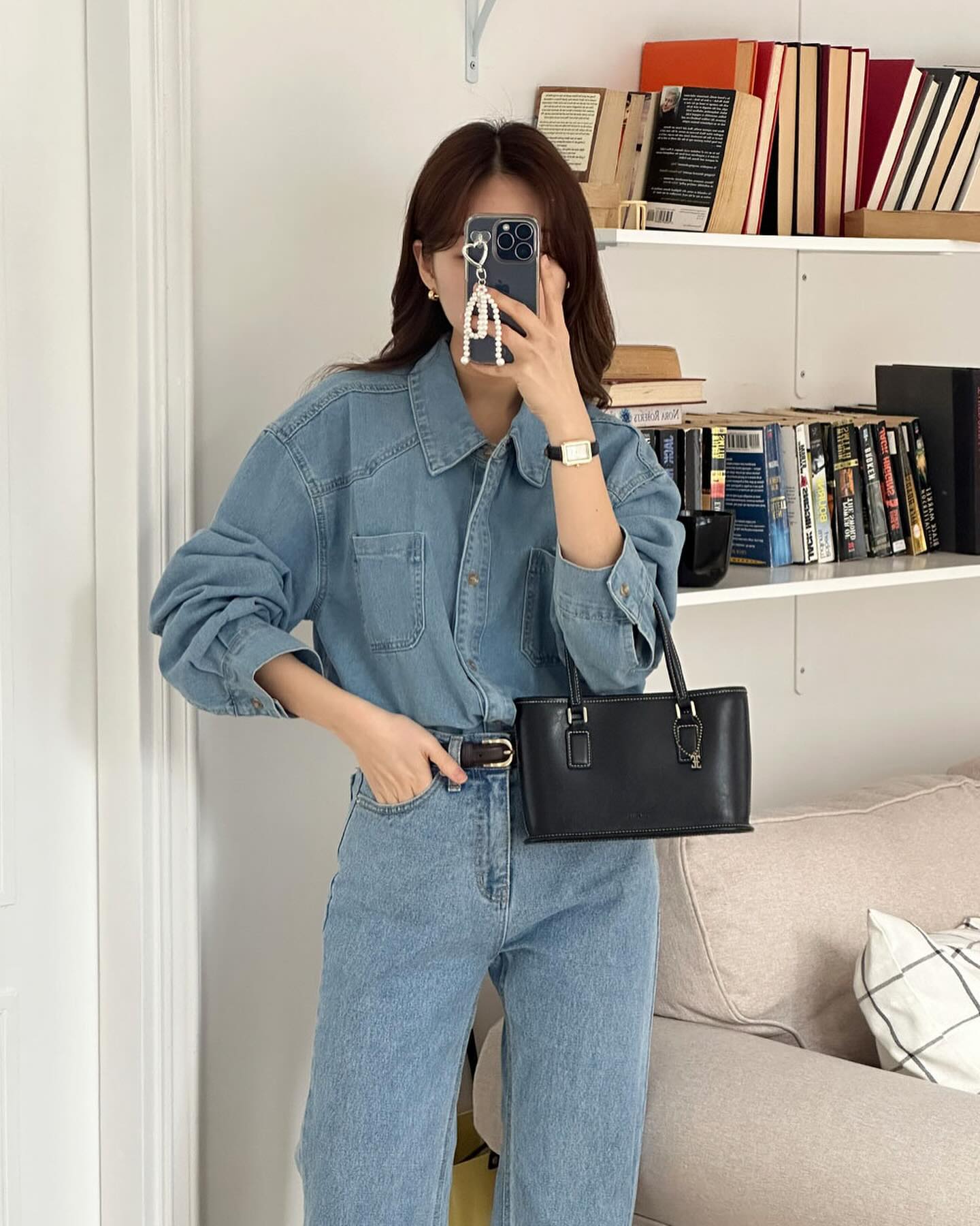 10 cách mặc trang phục denim vừa trẻ trung vừa thanh lịch tới công sở